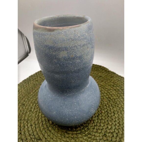 Handcrafted Blue Pottery Vase Signed  7 1/2" Tall With Wide Round Base & Narrow - Picture 2 of 8